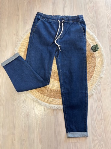 Jean coupe Mom du 42 au 50 à 34€