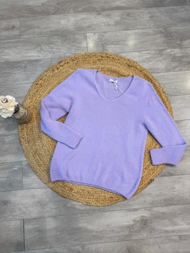 Pull col V lilas TU du 34 au 42 à 44€