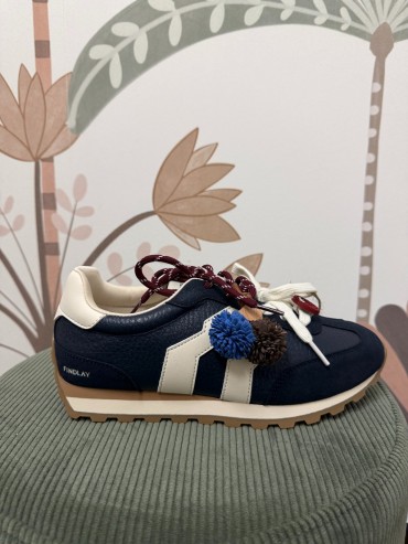 basket  pom pom bleu 49€