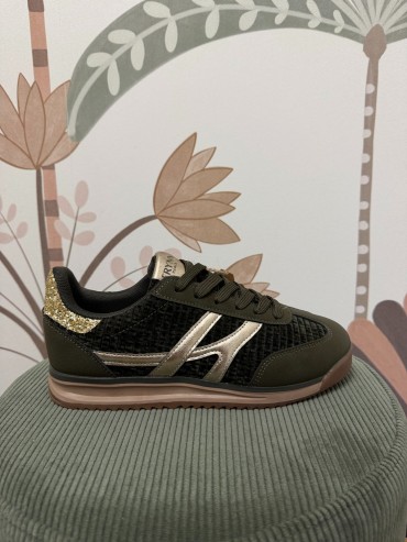 Basket kaki 34€